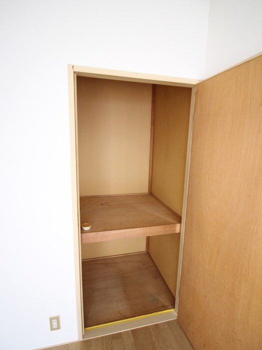 物件内観写真18　(収納)