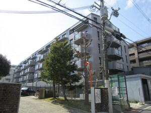 SWISS千里藤白台外観写真