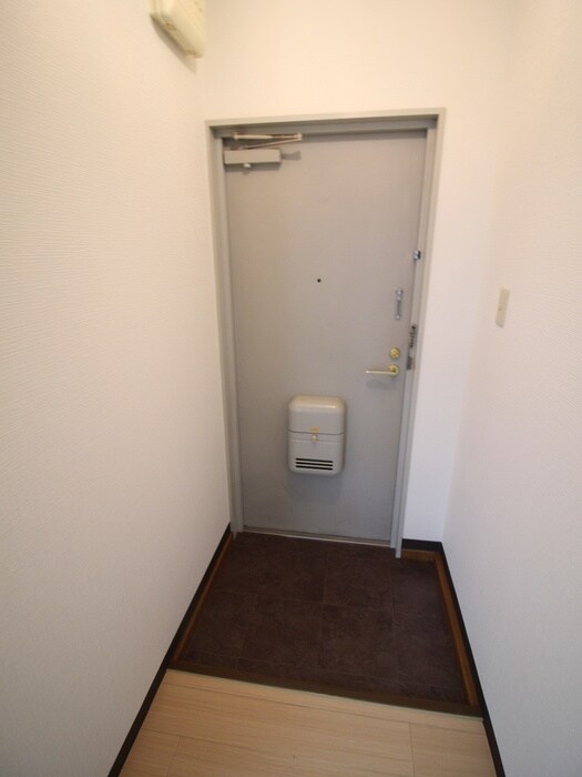 物件内観写真12　(玄関)