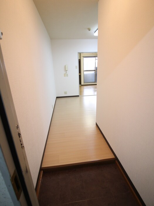 物件内観写真13　(廊下)