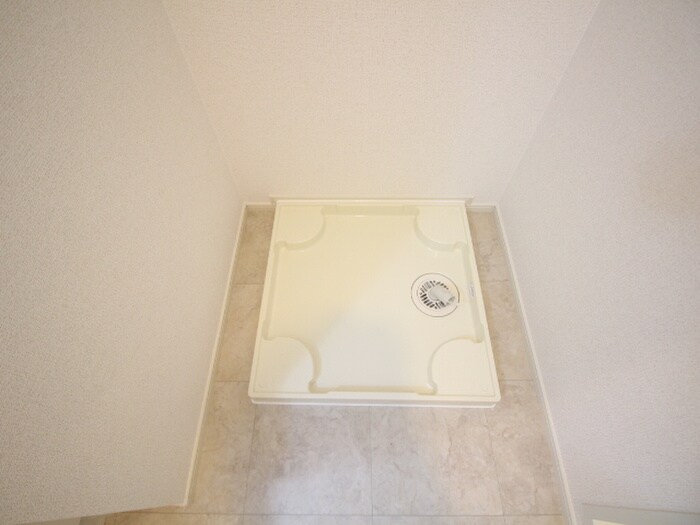 物件内観写真18　(洗濯機置場)