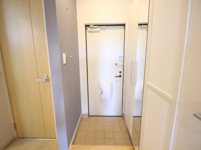 物件内観写真21　(玄関)
