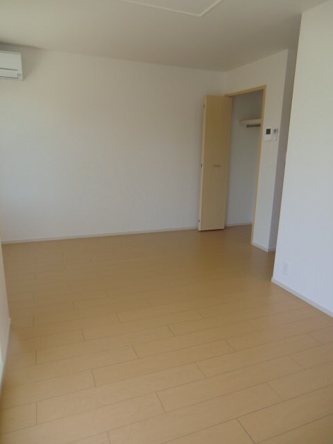 物件内観写真5　(居室)