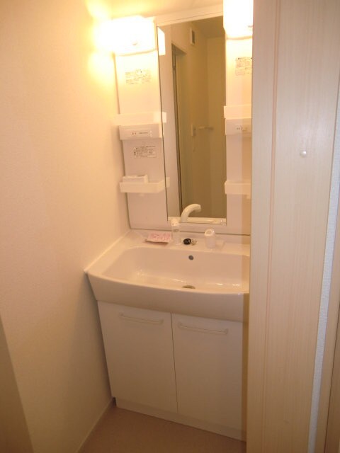 物件内観写真8　(洗面)