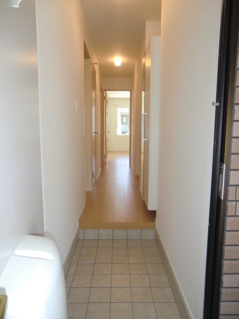 物件内観写真11　(玄関)