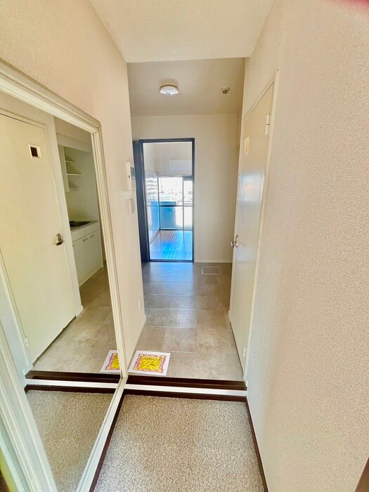 物件内観写真19　(玄関)