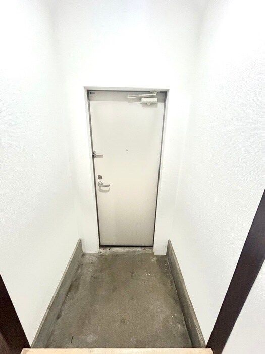 物件内観写真18　(玄関)