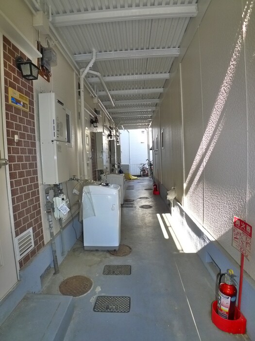 物件外観写真3　(駐輪場)