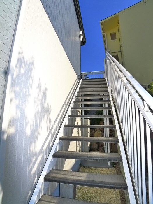 物件外観写真5　(エントランス部分)