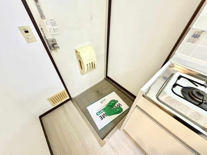 物件内観写真16　(玄関)