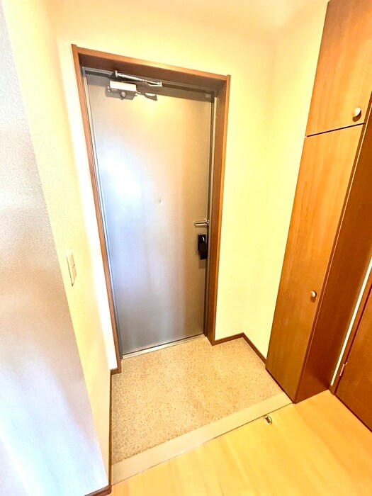物件内観写真15　(玄関)