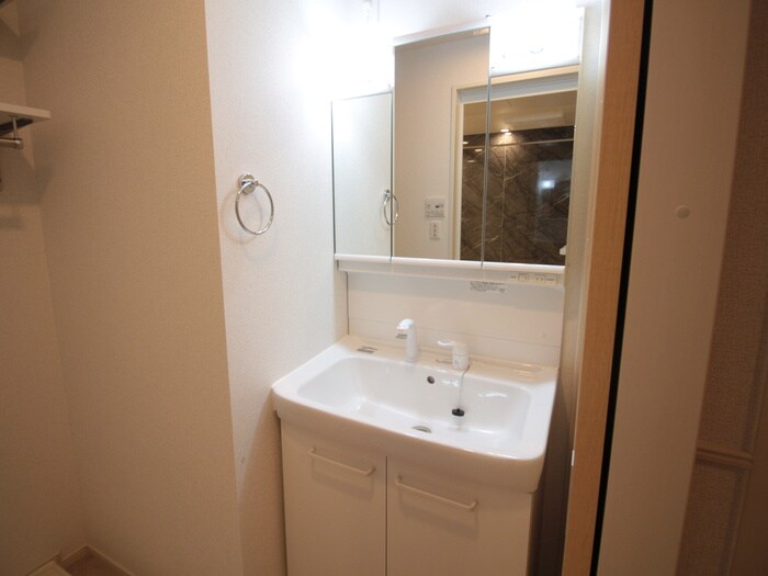 物件内観写真9　(洗面)