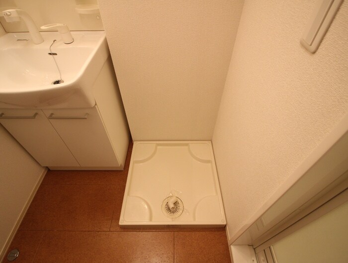 物件内観写真13　(洗濯機置場)