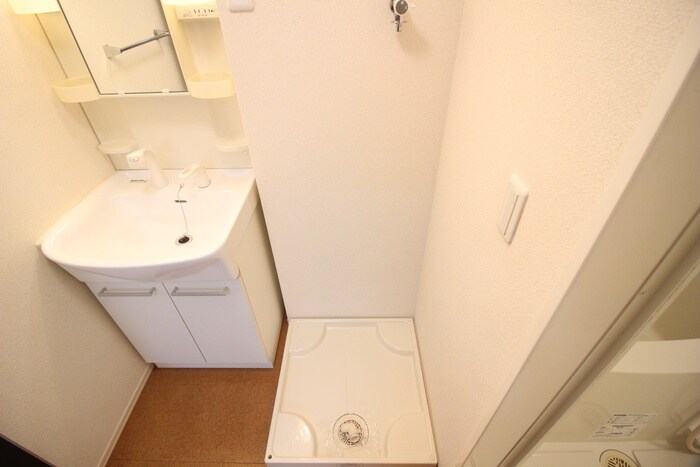 物件内観写真13　(洗濯機置場)