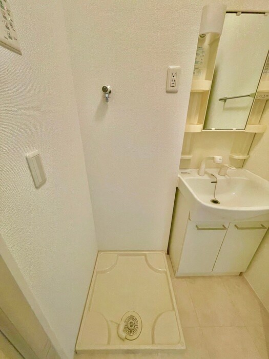 物件内観写真14　(洗濯機置場)