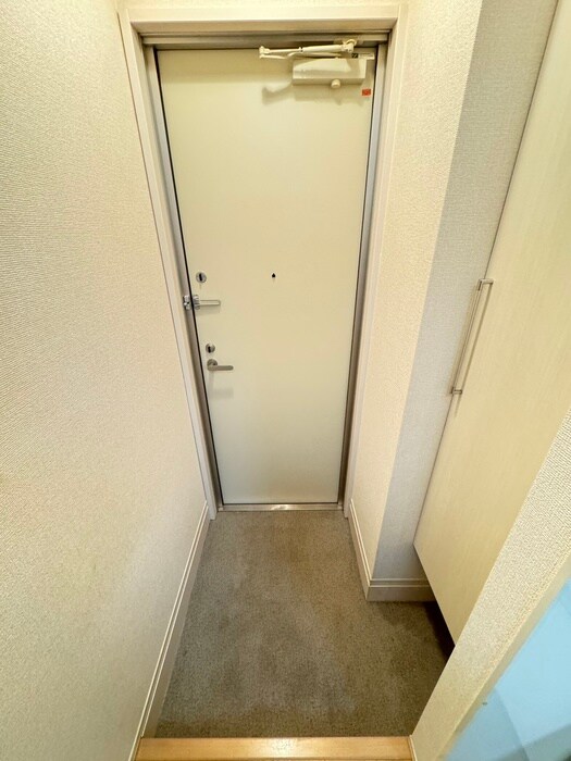 物件内観写真15　(玄関)