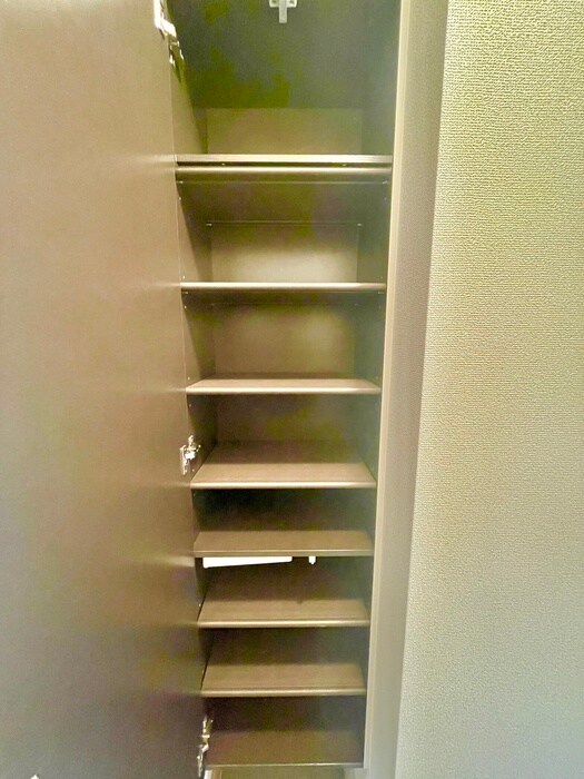 物件内観写真18　(靴箱)