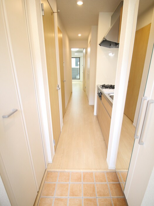 物件内観写真9　(玄関)