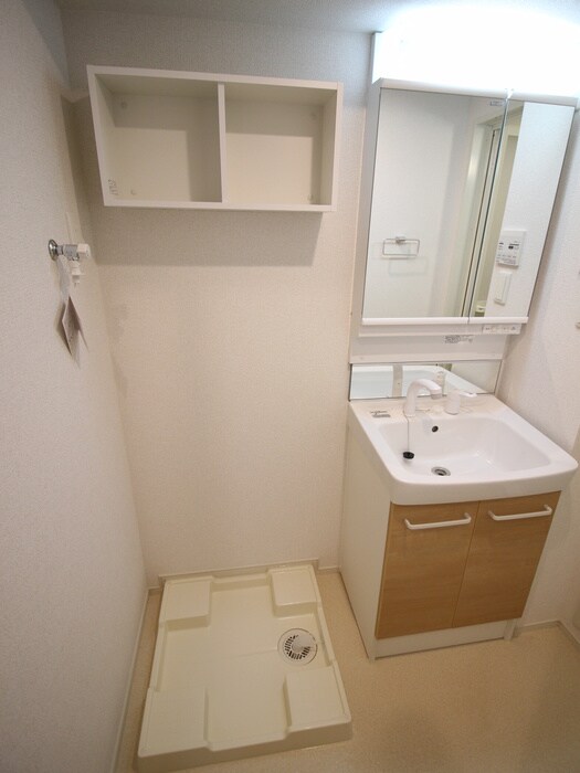 物件内観写真13　(洗濯機置場)