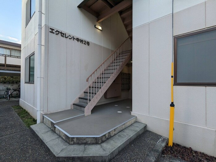 物件外観写真4　(エントランス部分)