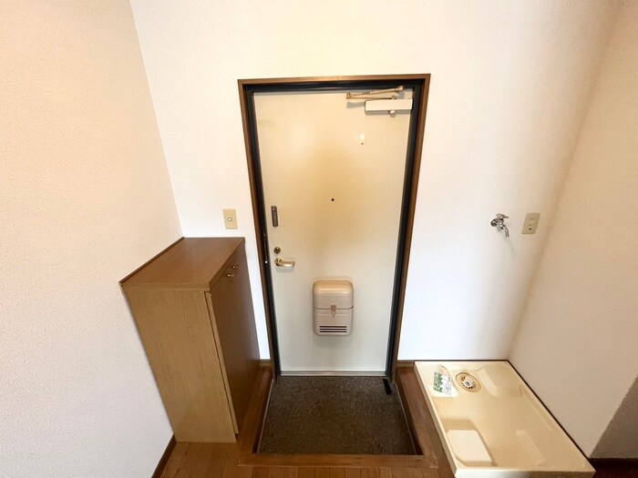 物件内観写真13　(玄関)