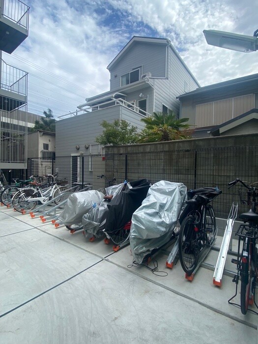 物件外観写真4　(駐輪場)