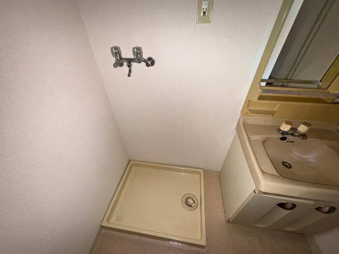 物件内観写真15　(洗濯機置場)