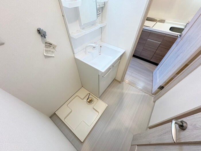 物件内観写真11　(洗濯機置場)