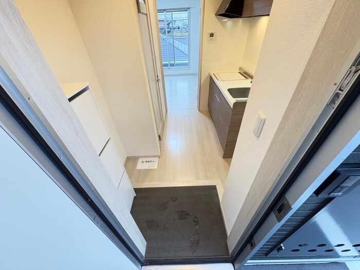 物件内観写真18　(玄関)