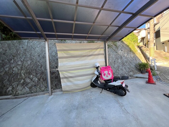 物件外観写真3　(駐輪場)