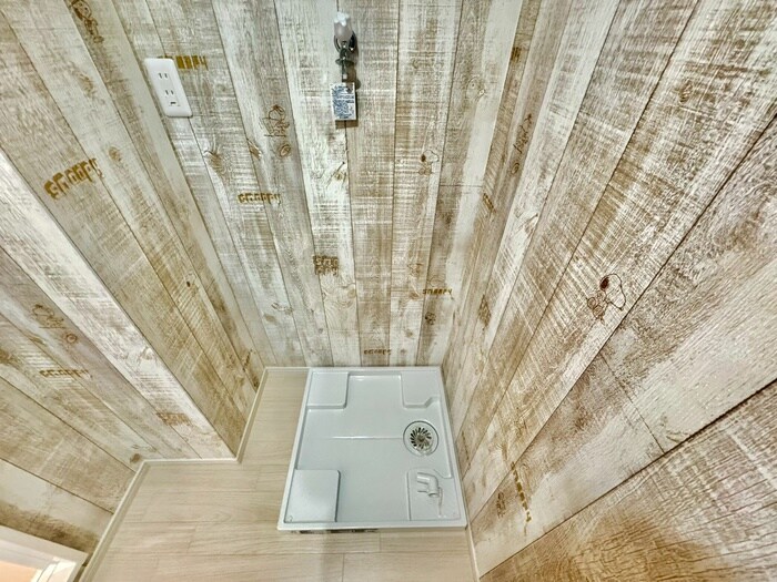 物件内観写真18　(洗濯機置場)