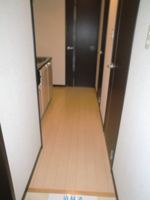 物件内観写真7　(玄関)