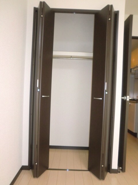 物件内観写真10　(収納)