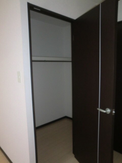 物件内観写真12　(収納)