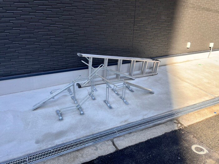 物件外観写真2　(駐輪場)