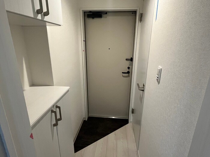 物件内観写真5　(玄関)