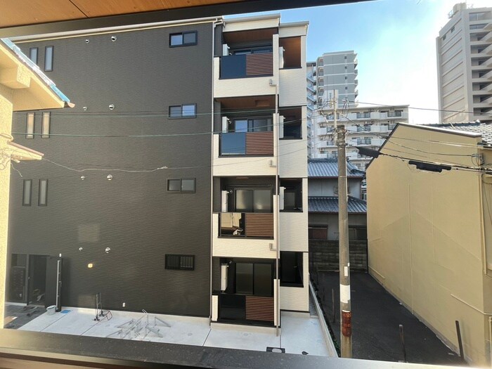 物件内観写真18　(室内からの展望)