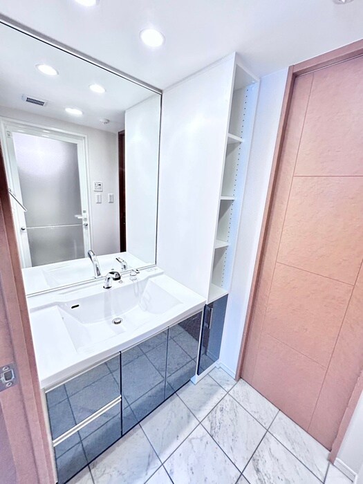 物件内観写真9　(洗面)