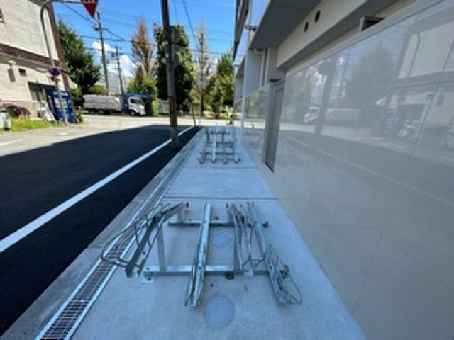 物件外観写真3　(駐輪場)