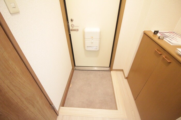物件内観写真15　(玄関)