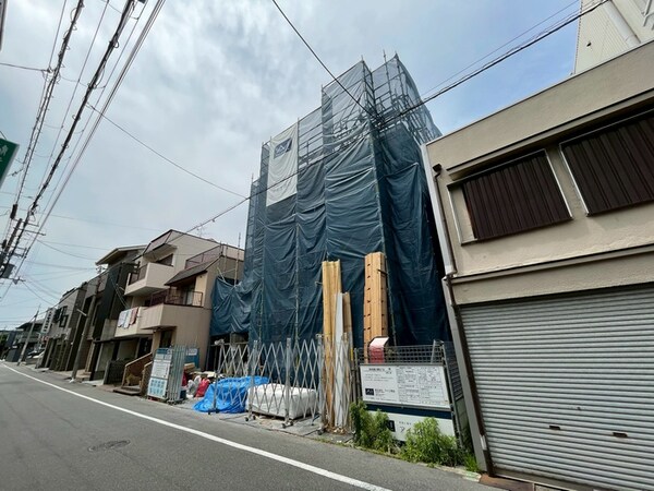 建築中