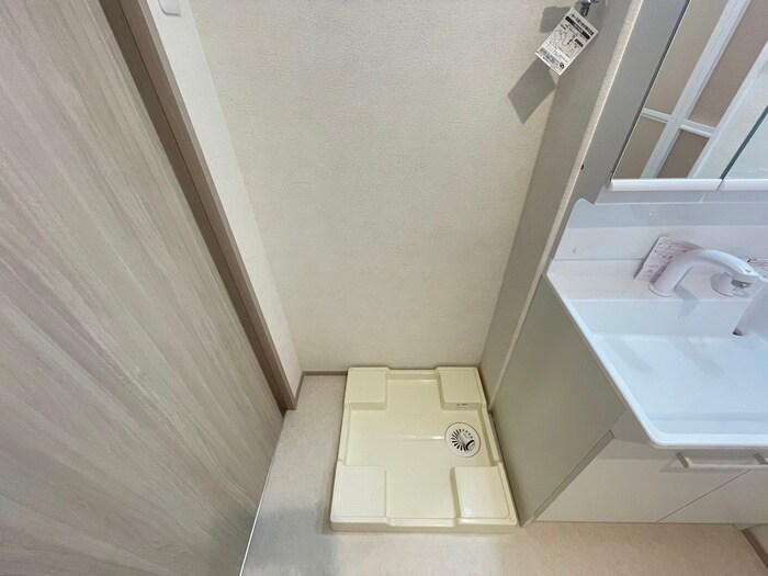 物件内観写真13　(洗濯機置場)