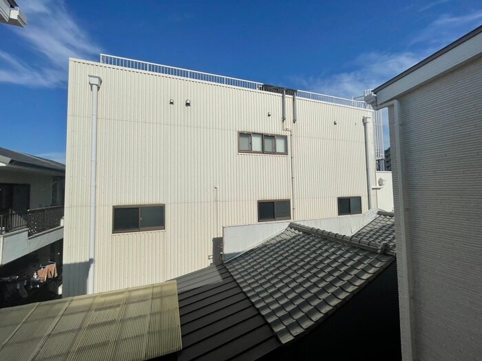 物件内観写真14　(室内からの展望)