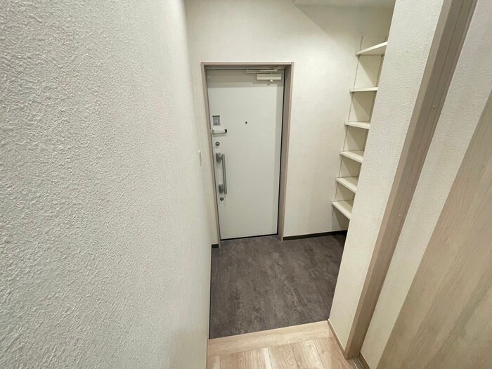物件内観写真18　(玄関)