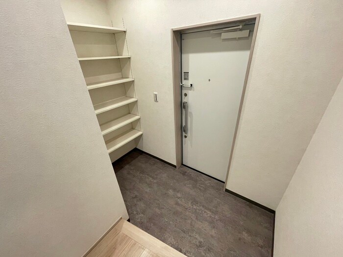 物件内観写真22　(玄関)