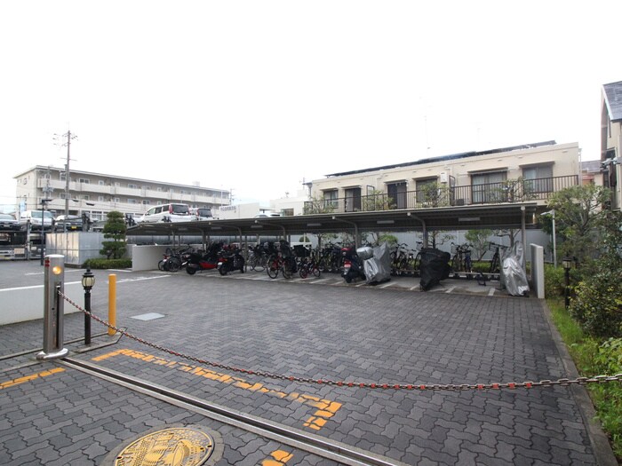 物件外観写真6　(駐輪場)