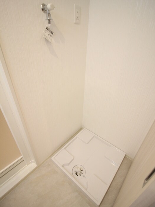 物件内観写真18　(洗濯機置場)