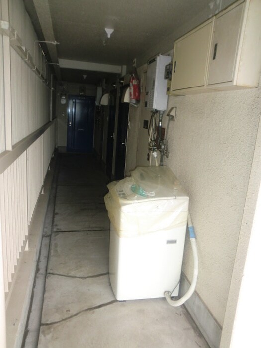 物件内観写真13　(洗濯機置場)