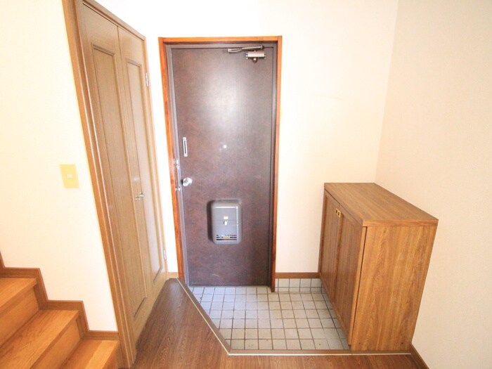物件内観写真15　(玄関)