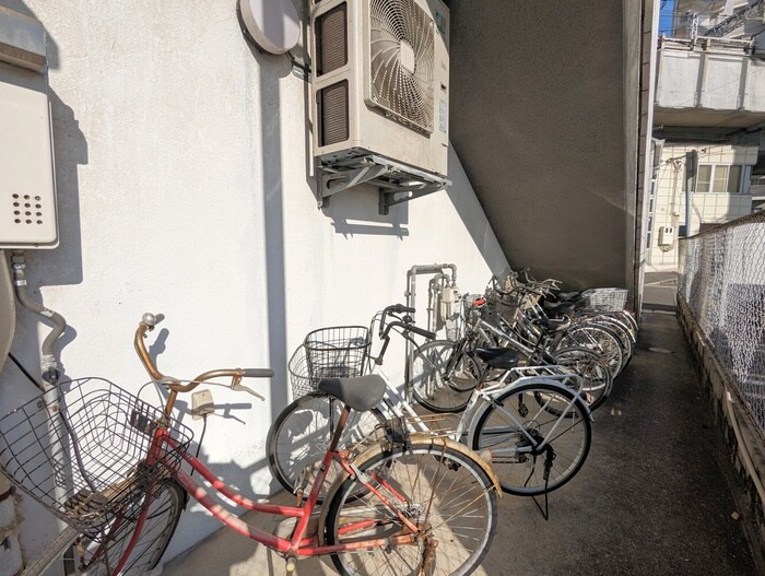 物件外観写真5　(駐輪場)